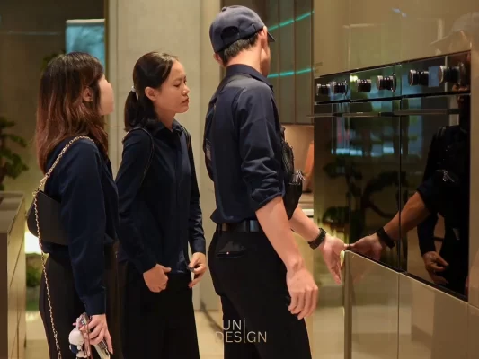 Uni Design đồng hành cùng khách hàng tham quan showroom An Cường.